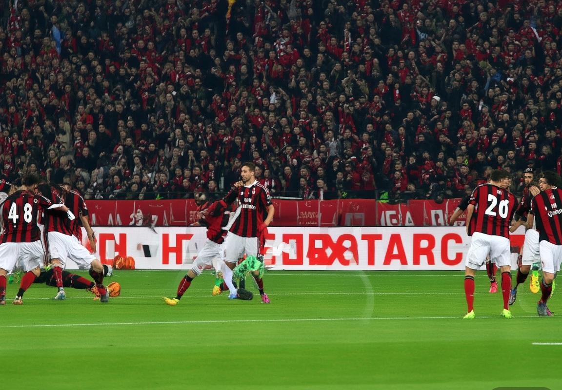 2012欧冠经典对决：AC米兰vs巴塞罗