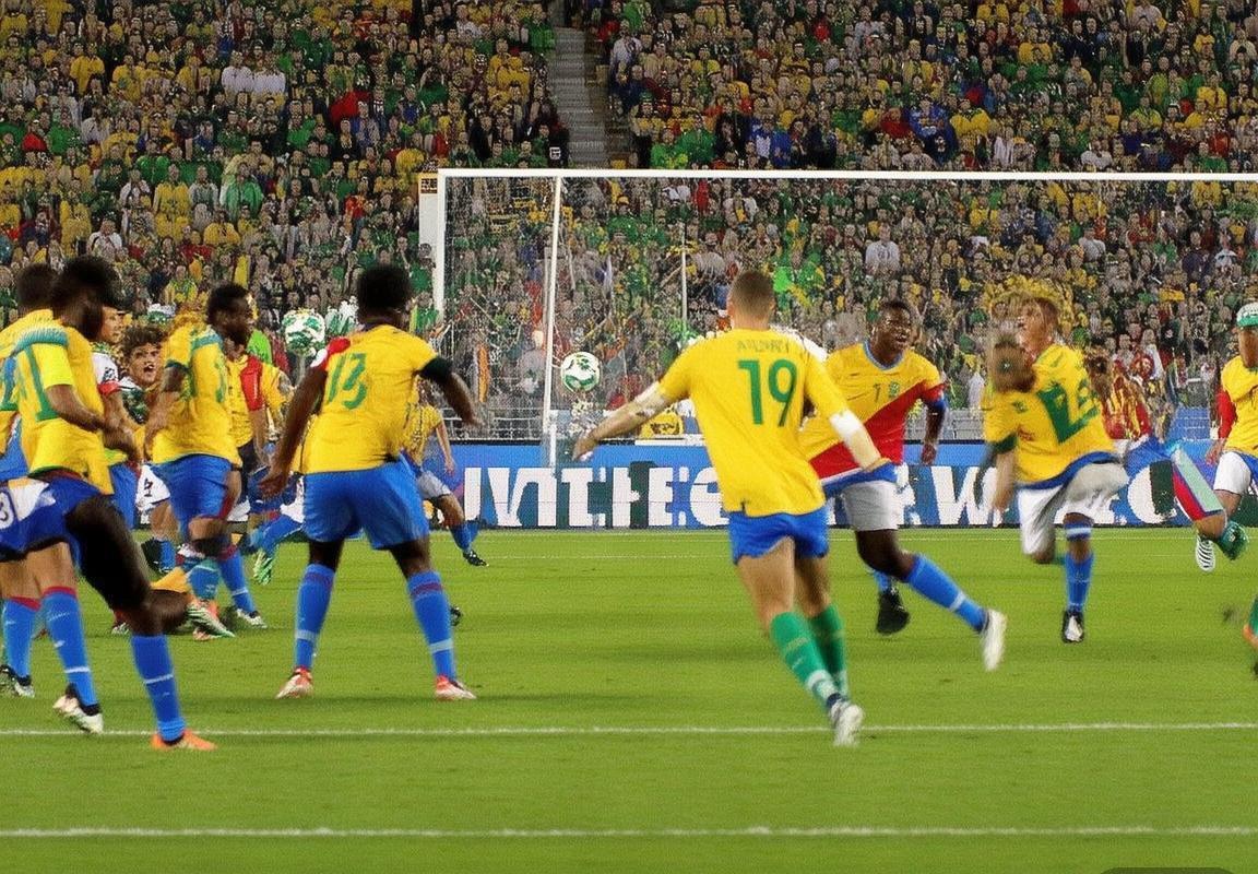 巴西对哥斯达黎加巅峰之战：精彩瞬间回顾(图3)